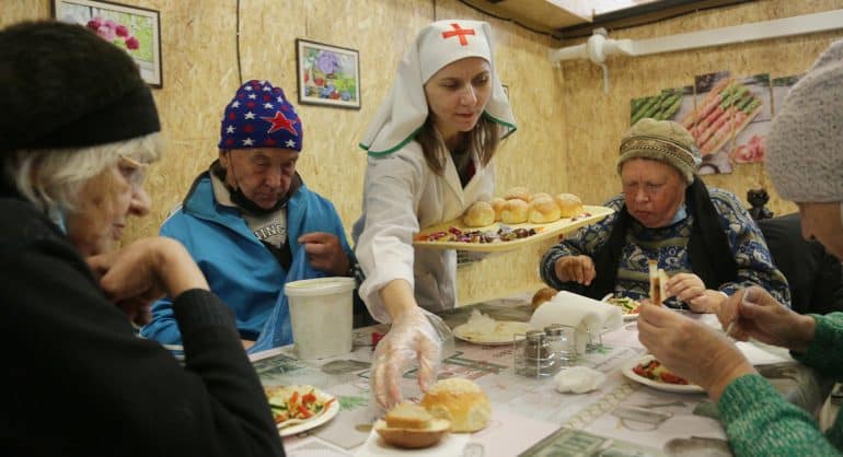 Челябинская волость еще не построила храм, но уже открыла столовую для нуждающихся