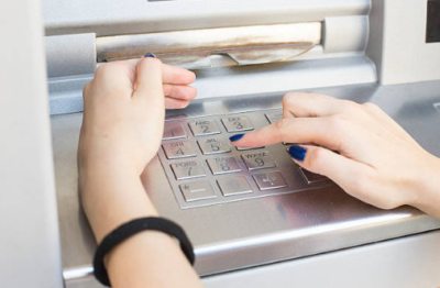 Комиссия за транзакцию через банкомат не взимается