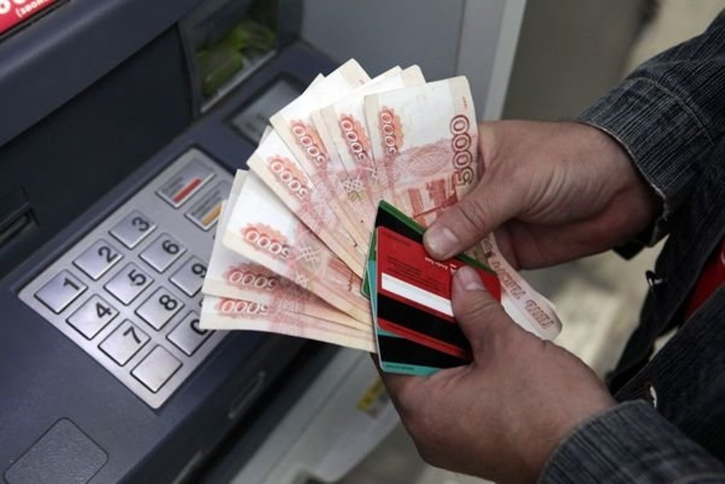 Лимит снятия наличных в Сбербанке через банкомат и касса в 2021 году
